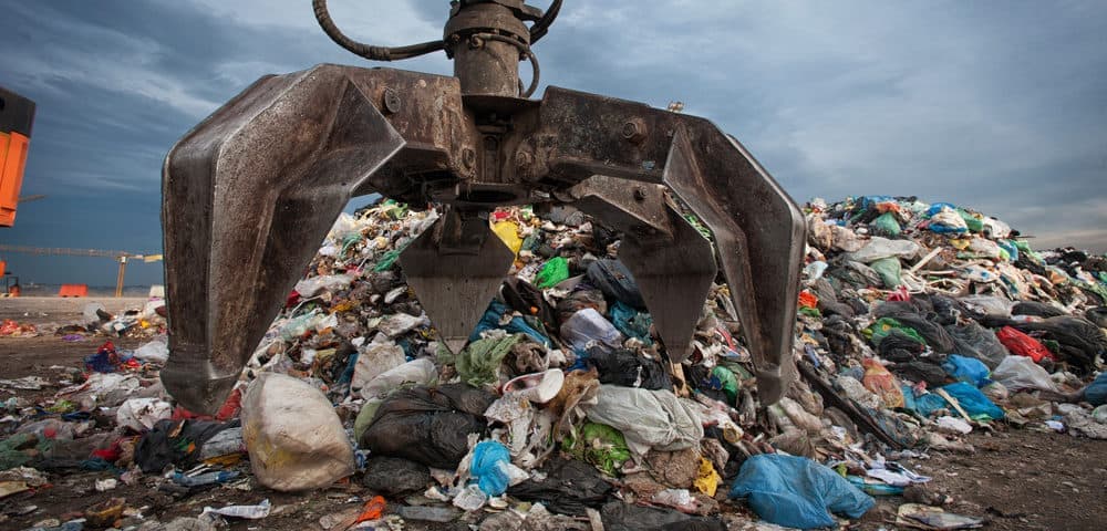 Tassa sui rifiuti, arriva lo sconto sulla Tari: Comuni obbligati