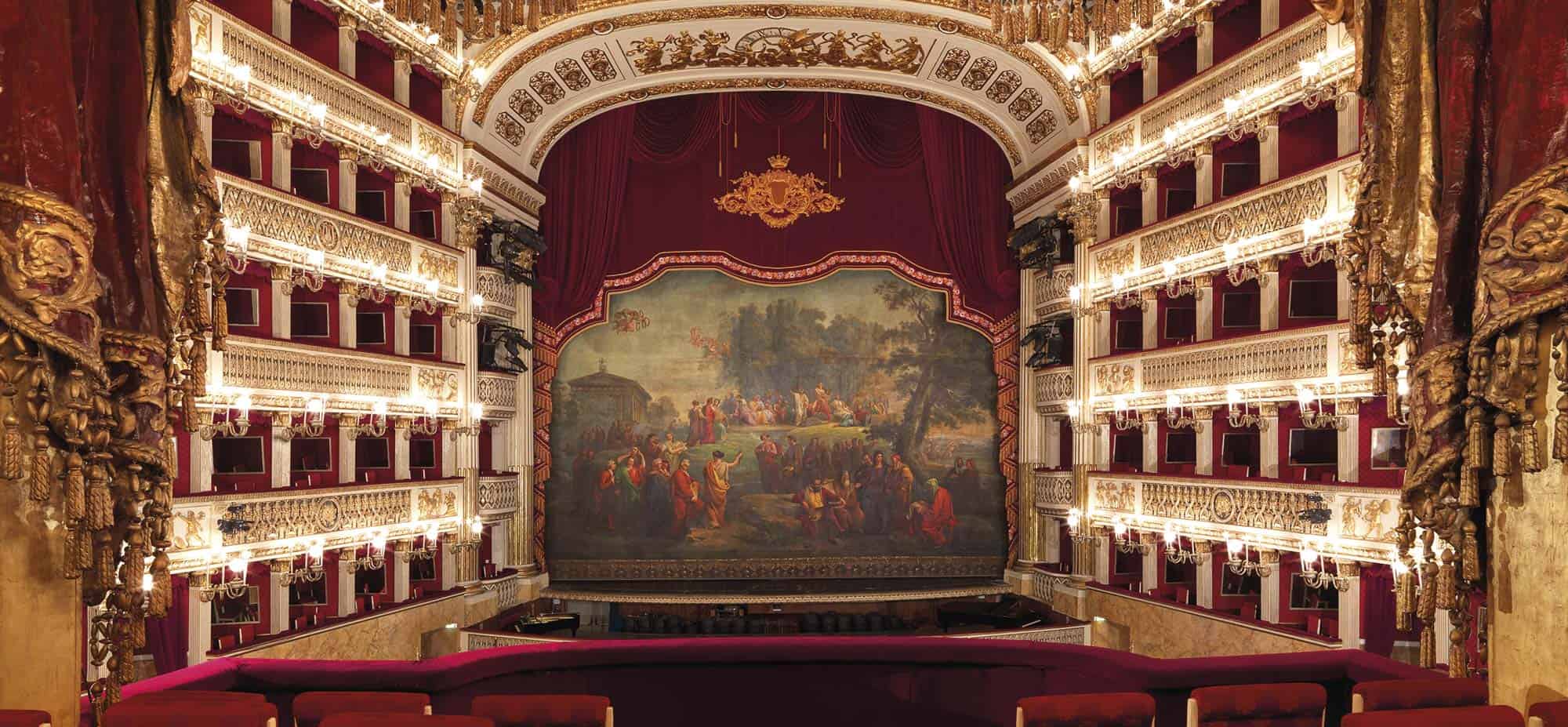 Teatro San Carlo: La Traviata