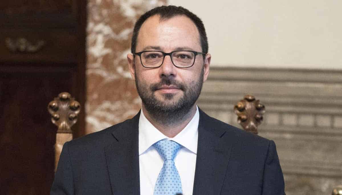 Patuanelli: «Repressione e presidi di legalità contro l’economia criminale»