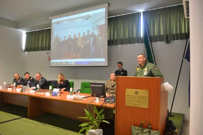Il 9° Stormo fa tappa a Eboli per l'orientamento scolastico