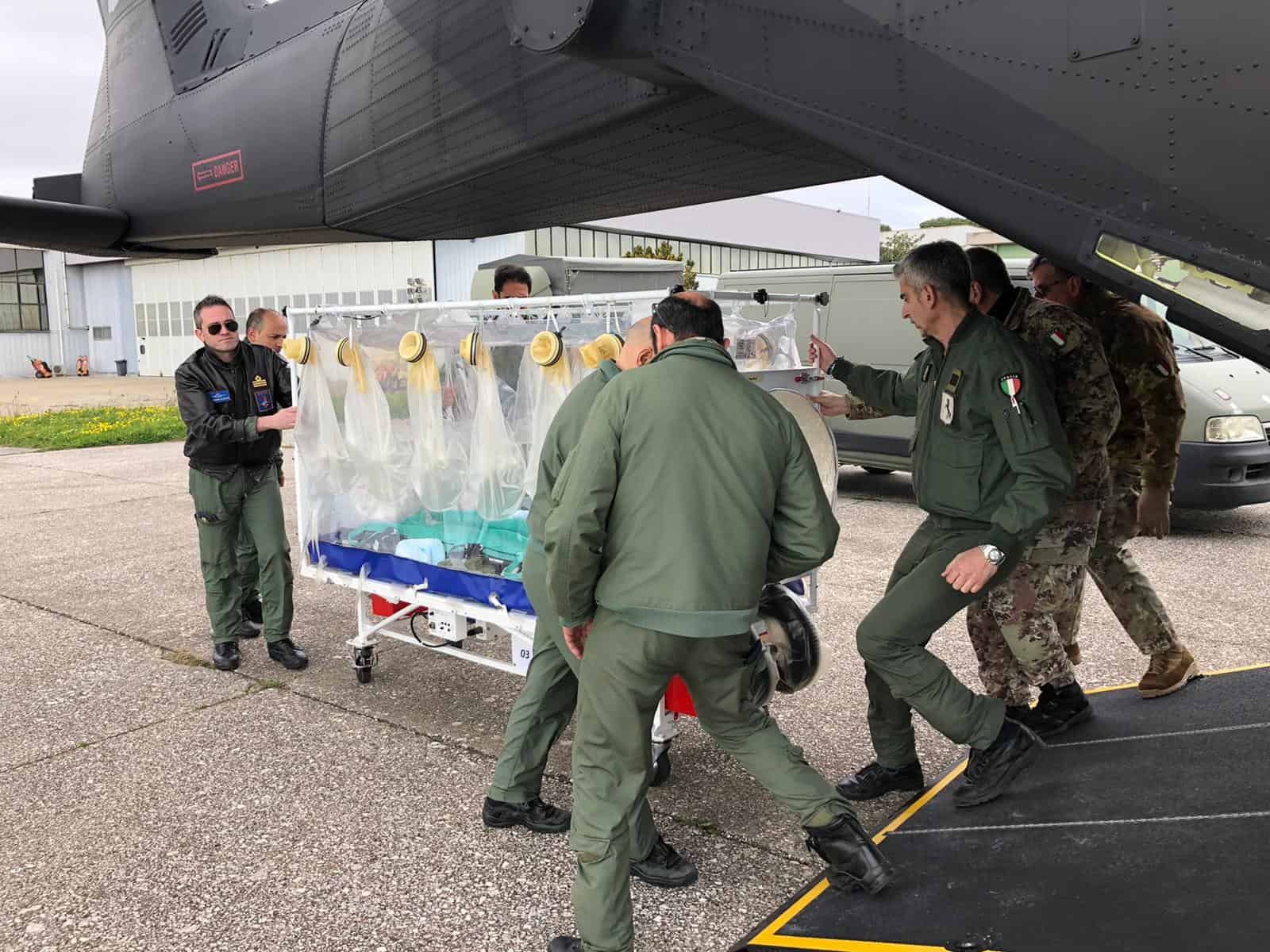 Coronavirus, interviene il 9° Stormo dell'Aeronautica