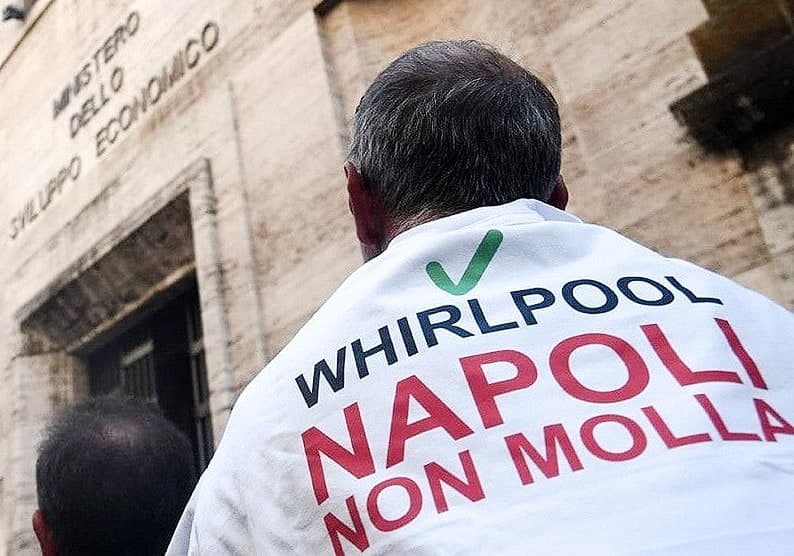 Whirlpool: 31 ottobre stop produzione per il sito di Via Argine