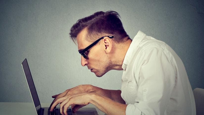 Didattica a distanza e Smartworking: otto consigli per prevenire il mal di schiena