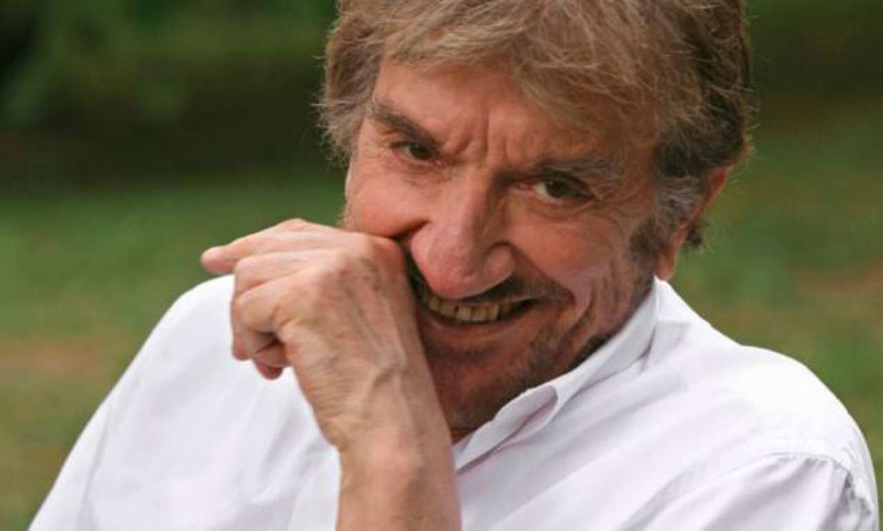 Gigi Proietti - proposta la sua cremazione a Castel Volturno