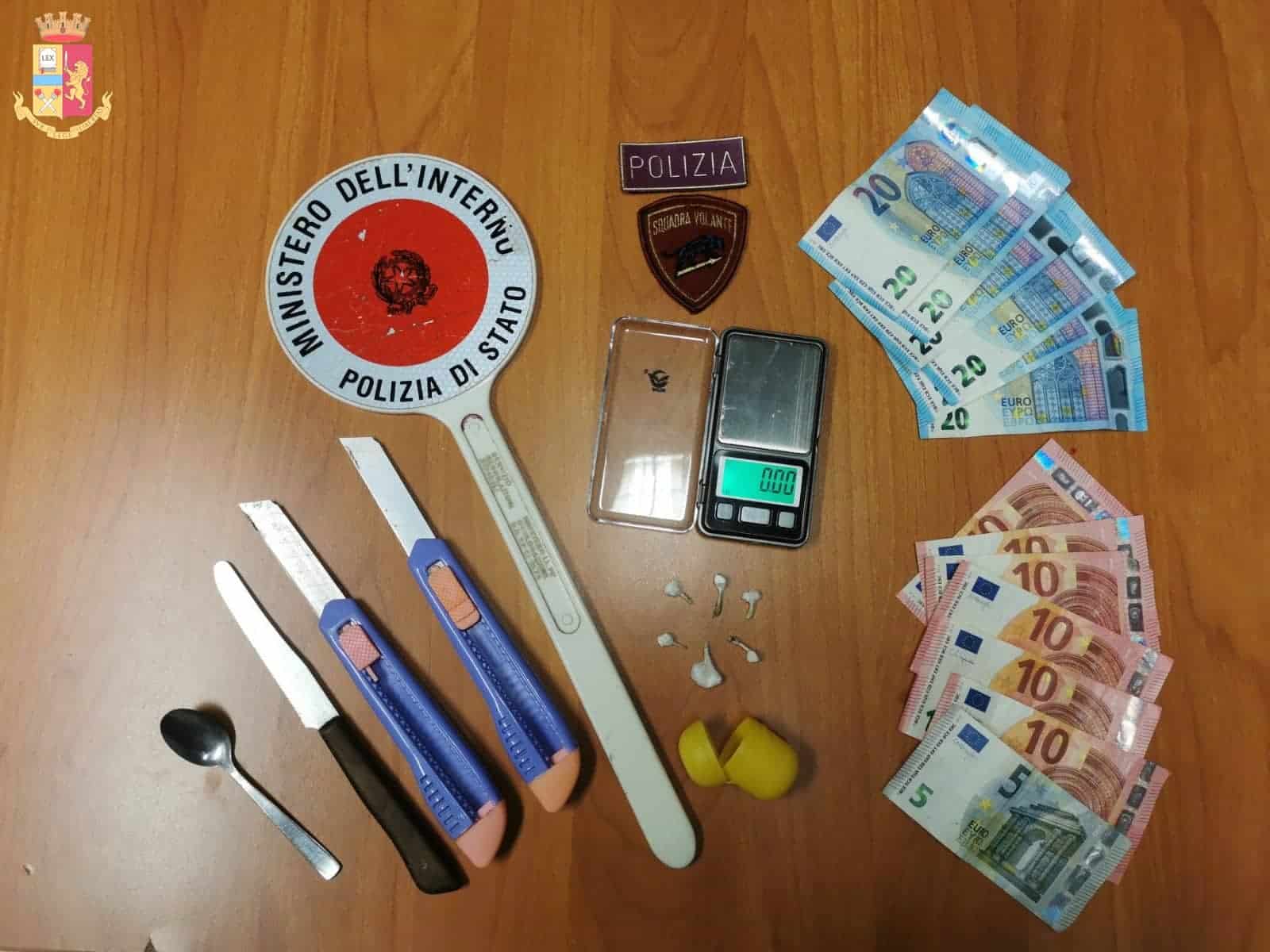 Cava de' Tirreni, spacciatori bloccati e denunciati mentre cedevano crack