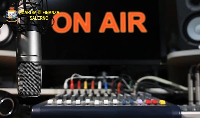 Angri, trasmissione radiofonica illegale: la Gdf spegne storica emittente