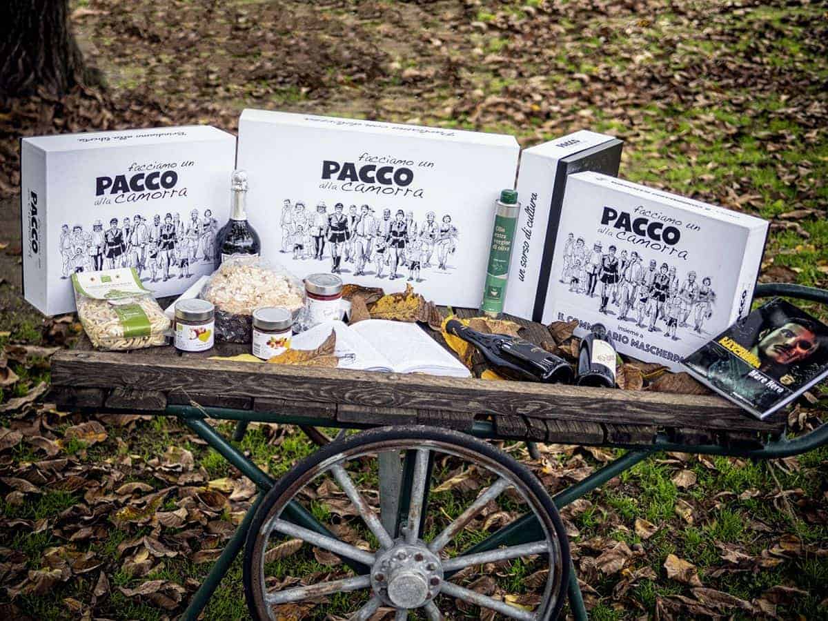 Facciamo un pacco alla camorra - cibo per il corpo e per l'anima