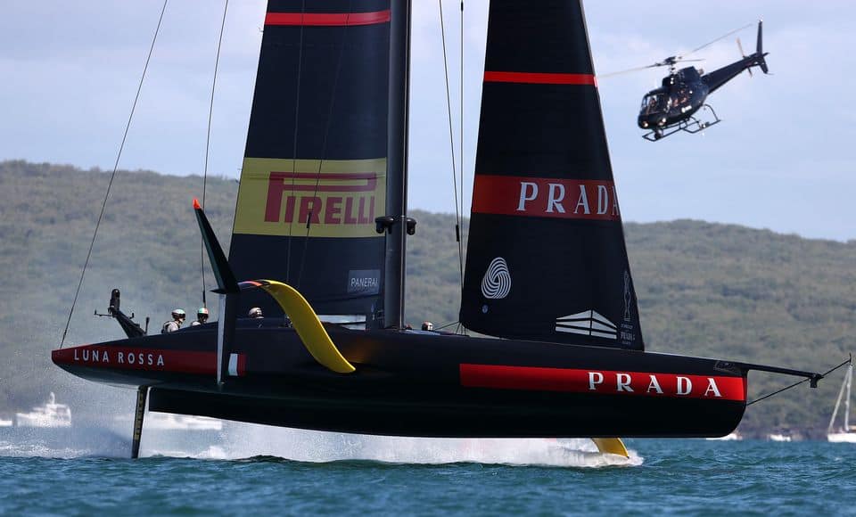 Luna Rossa e la battaglia delle barche volanti