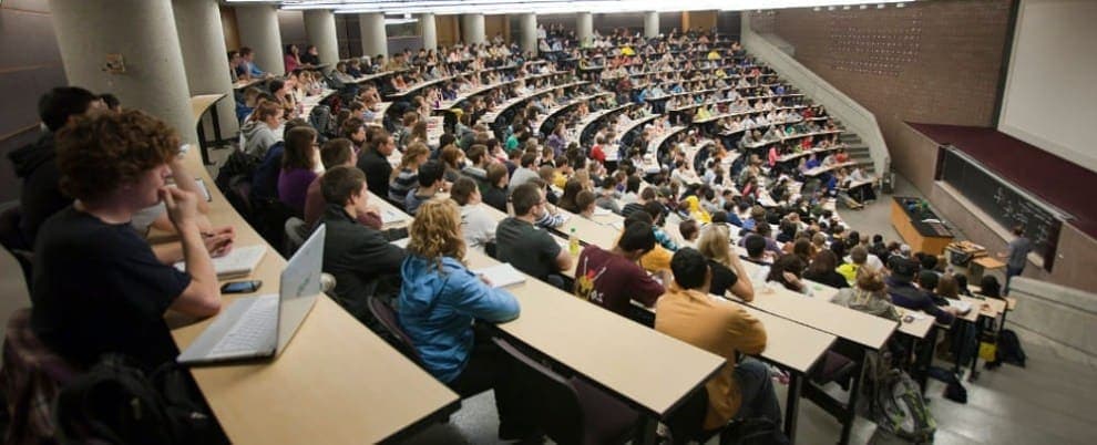 Università - Situazione complessa e abbandonata al proprio destino