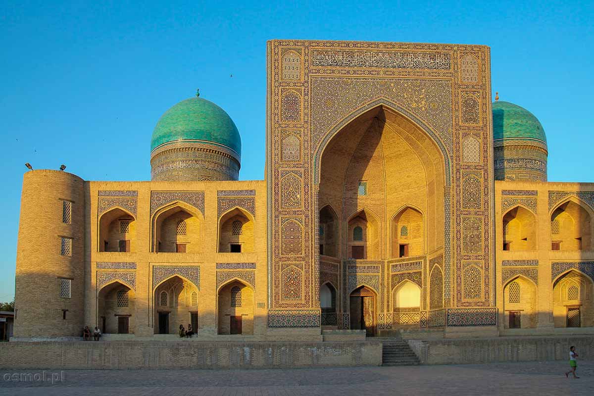 Nasce l'intesa tra l’Università della Campania ‘Luigi Vanvitelli’ e l’Università di Buchara (Uzbekistan)
