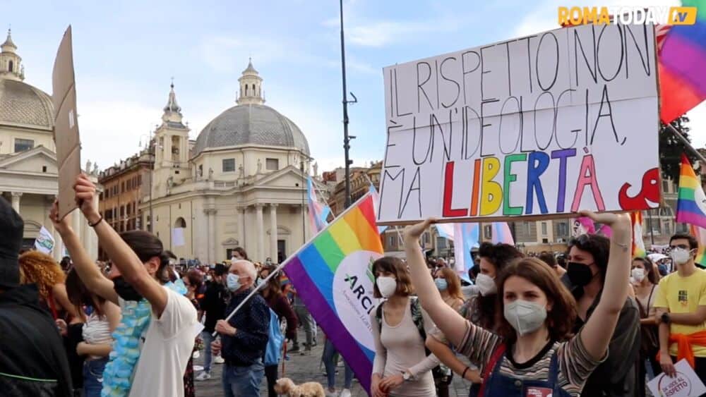 Ascolto - Oltre la giornata contro l'omotransfobia