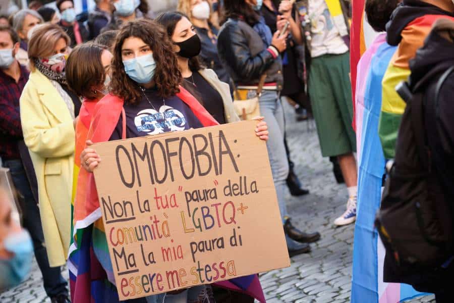 Informareonline-Omofobia