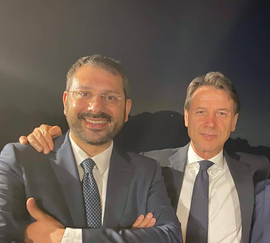 Salerno, Tofalo: "Il figlio di De Luca? Tenero, spaventato, ininfluente"