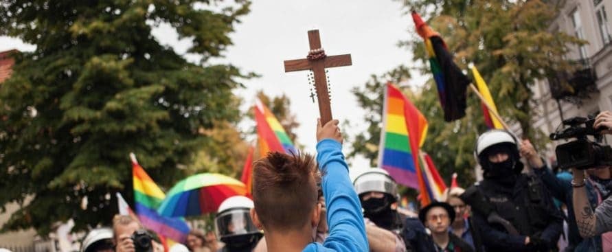 Polonia: tre regioni annullano risoluzioni anti-Lgbt