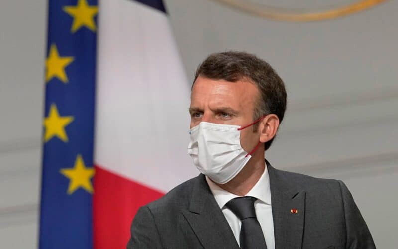 Francia: hackerato il pass sanitario del presidente Macron