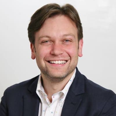 Trentola Ducenta, il sindaco: "Sul web con profili falsi. Vergogna!"