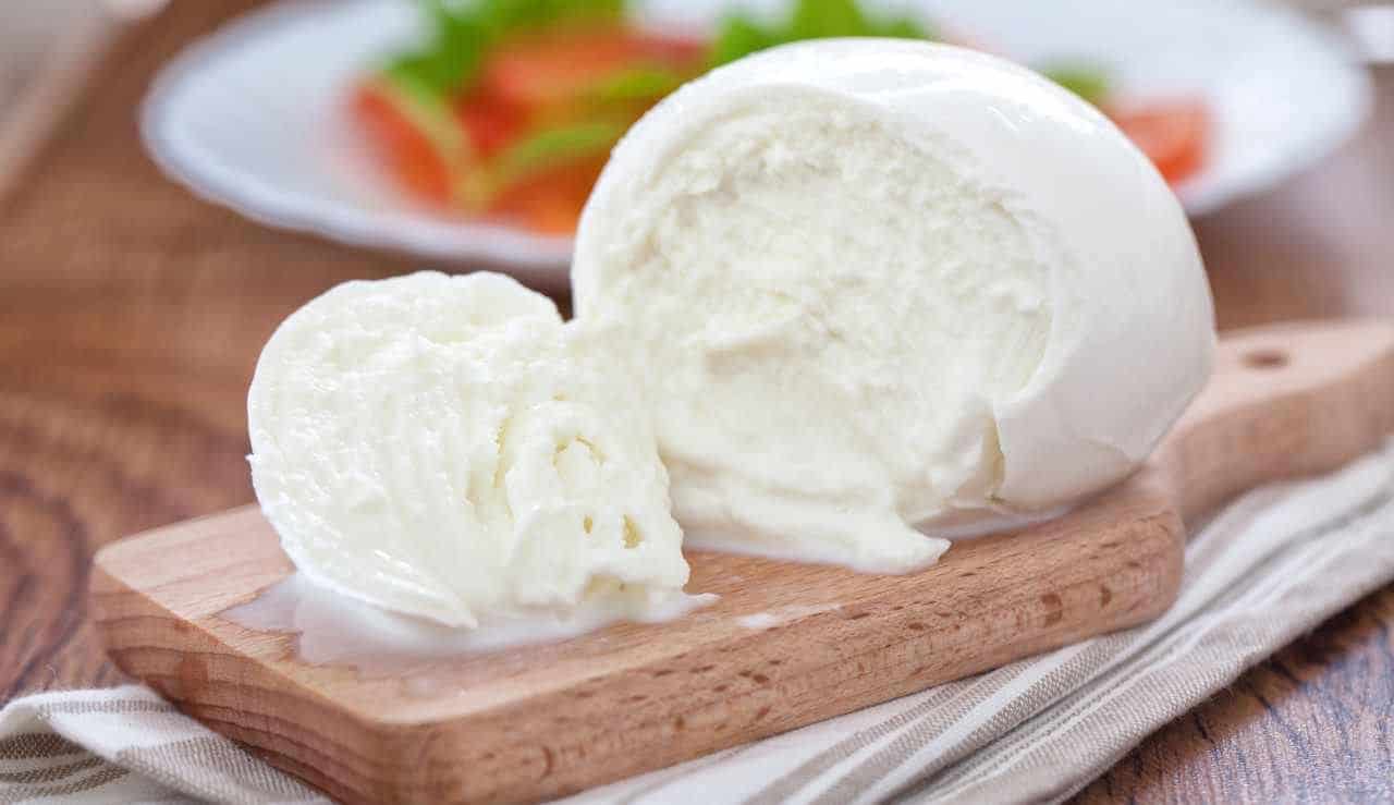 Mozzarella: la regina della Dop Economy in Campania