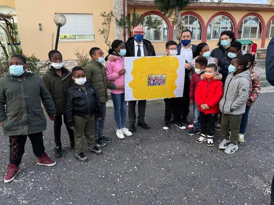 «Benvenuto Assessore»: i bambini del Centro Laila accolgono Morcone