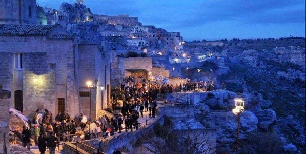 “Speranza per il futuro”: la bellezza del presepe vivente di Matera