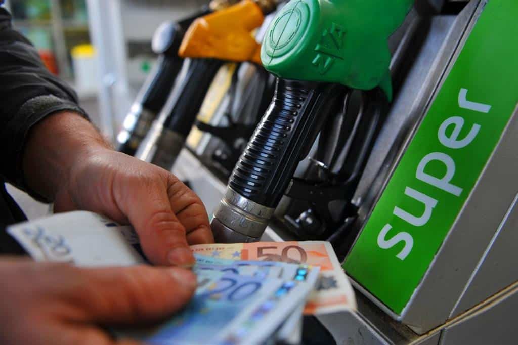 In vigore il decreto legge contro il caro carburante