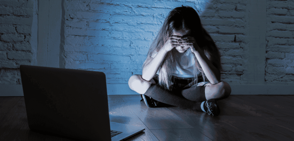 Nest, "Una vita da social": la campagna della Polizia sui social network e il cyberbullismo
