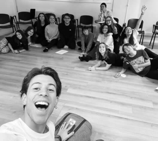 Dietro La Maschera Lab: Francesco Centorame racconta la teatroterapia