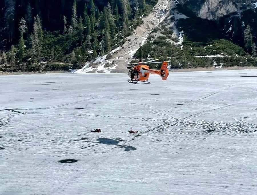 Lago di Braies, turisti sprofondano nel ghiaccio durante il week-end di Pasqua