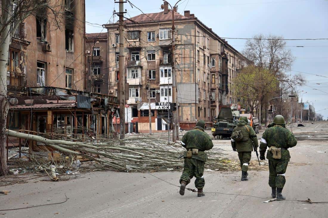 Ucraina: è scaduto l'ultimatum russo a Mariupol. Le sirene antiaeree risvegliano il paese