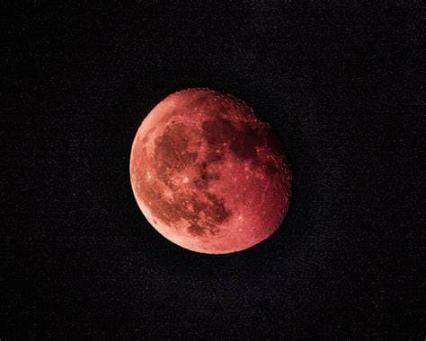 Luna Rossa. Eclissi totale nella notte fra 15 e 16 maggio