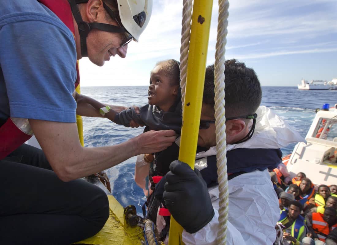 Basta attese in mare: SOS Méditerranée lancia un appello all'UE