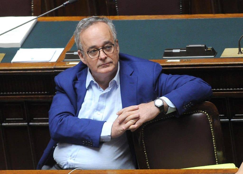 INTERVISTA. Il senatore Bressa a Informare: "Allarme caporalato digitale"