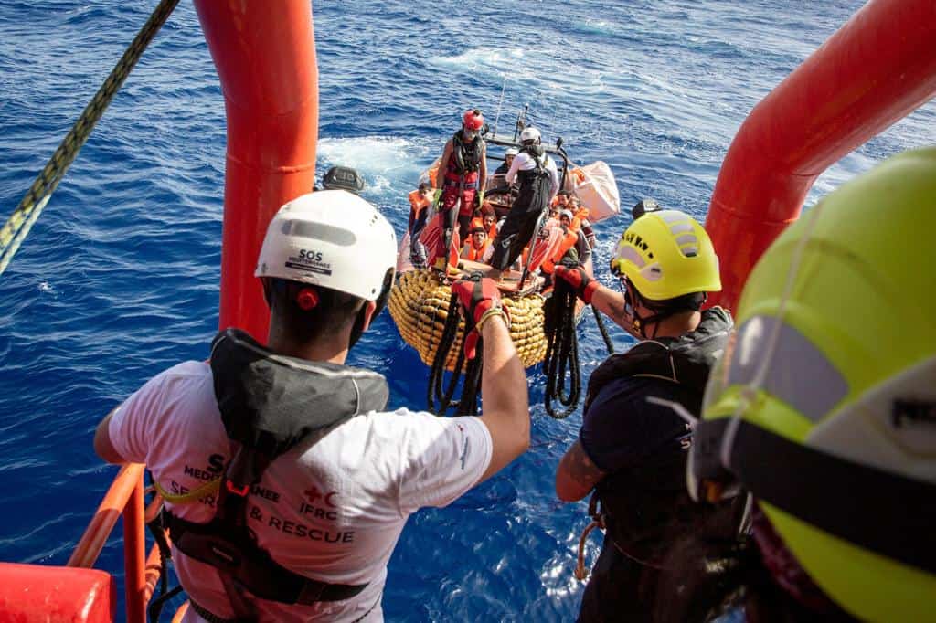 Non esiste un'altra rotta, l'Ocean Viking salva 156 persone in 4 giorni