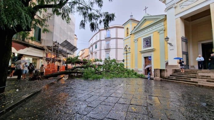 Maltempo a Caserta: disagi e strade come fiumi