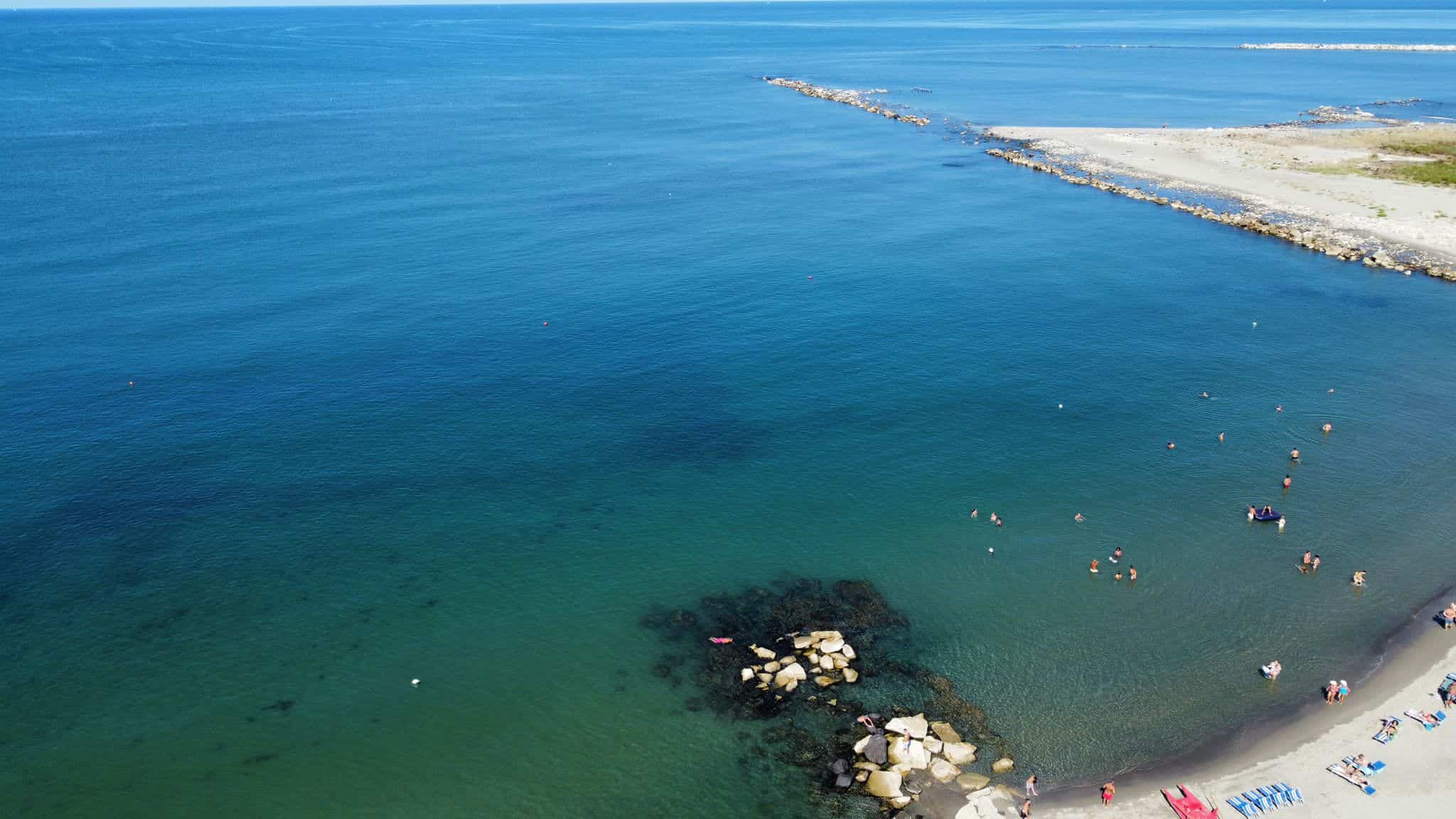 Buon Ferragosto da Castel Volturno. Le foto del nostro splendido mare