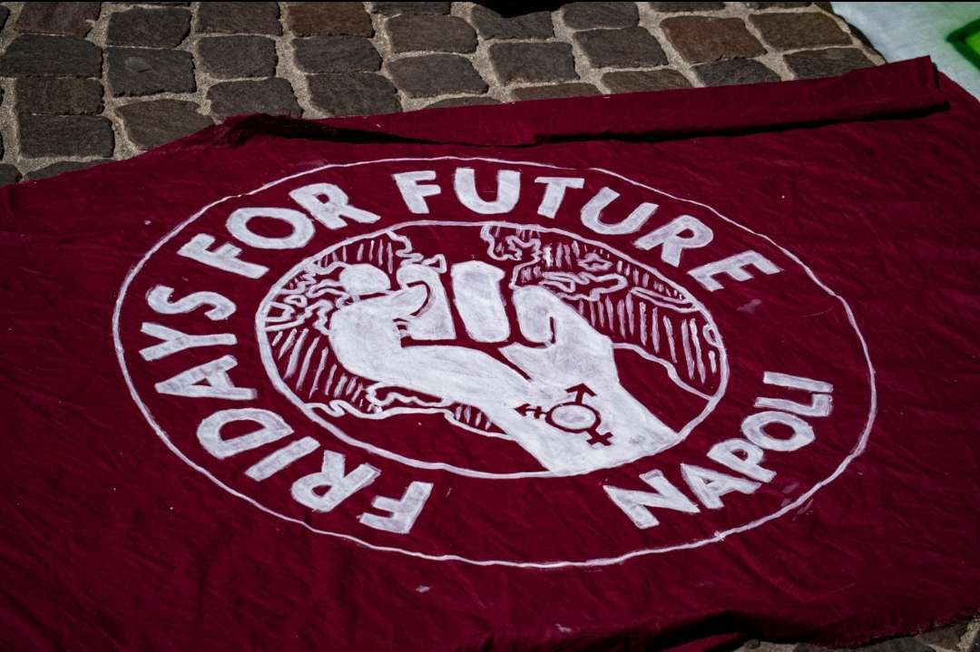 Fridays for future Napoli, la denuncia degli attivisti contro la campagna elettorale