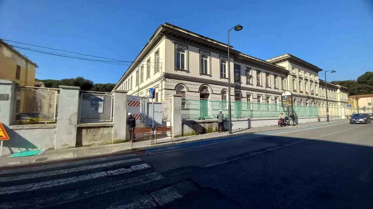 Caserta, aule scolastiche chiuse per amianto