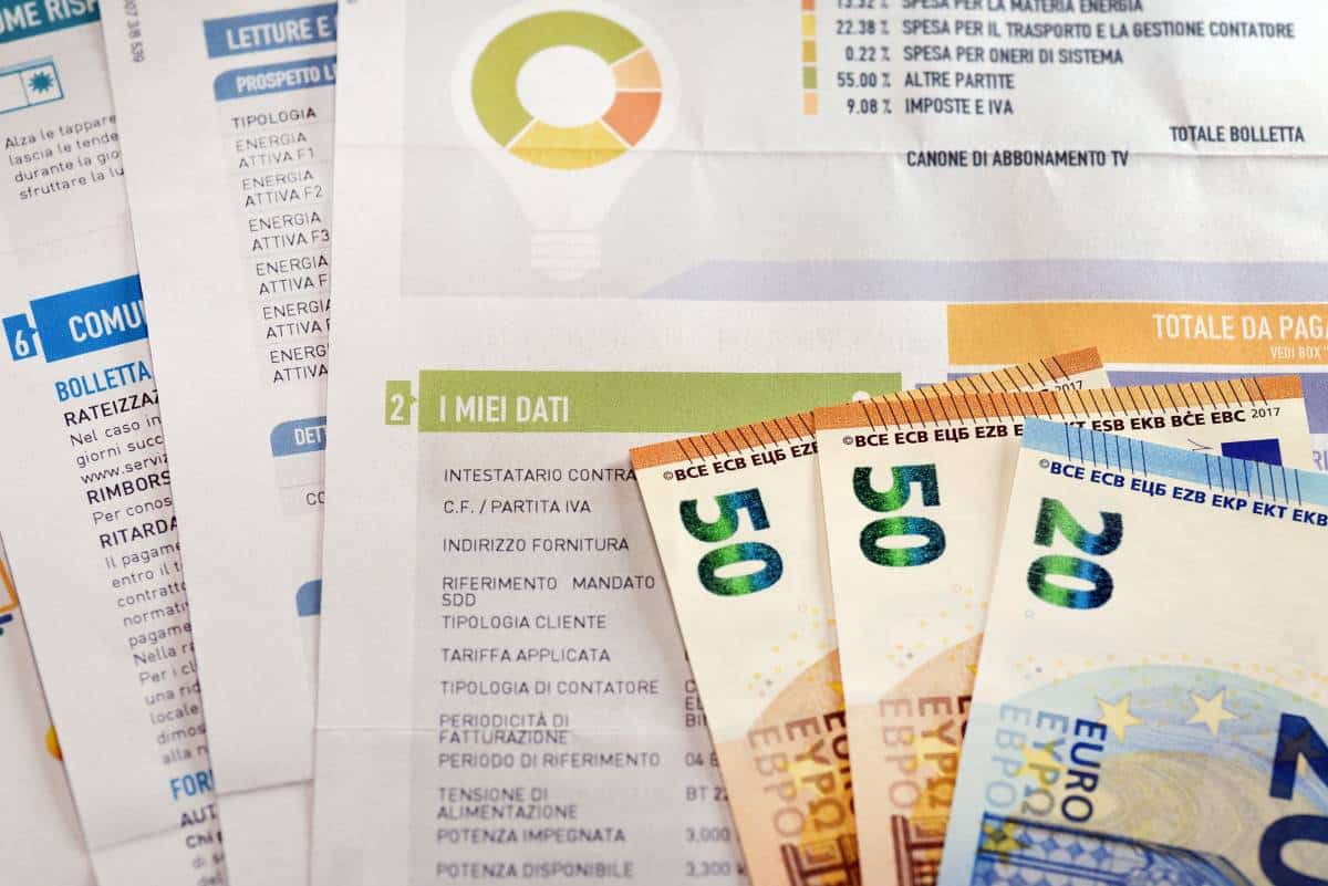 L'Antitrust ammonisce le società dell'energia: «Stop alle modifiche sui prezzi dei contratti»