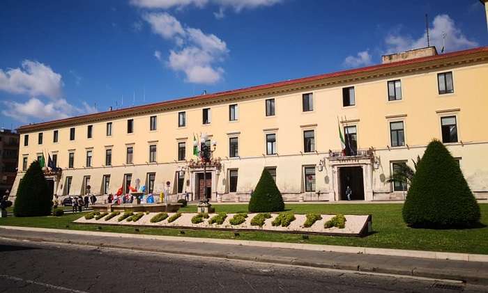 Caserta, manifestazione per le donne iraniane fuori la Prefettura