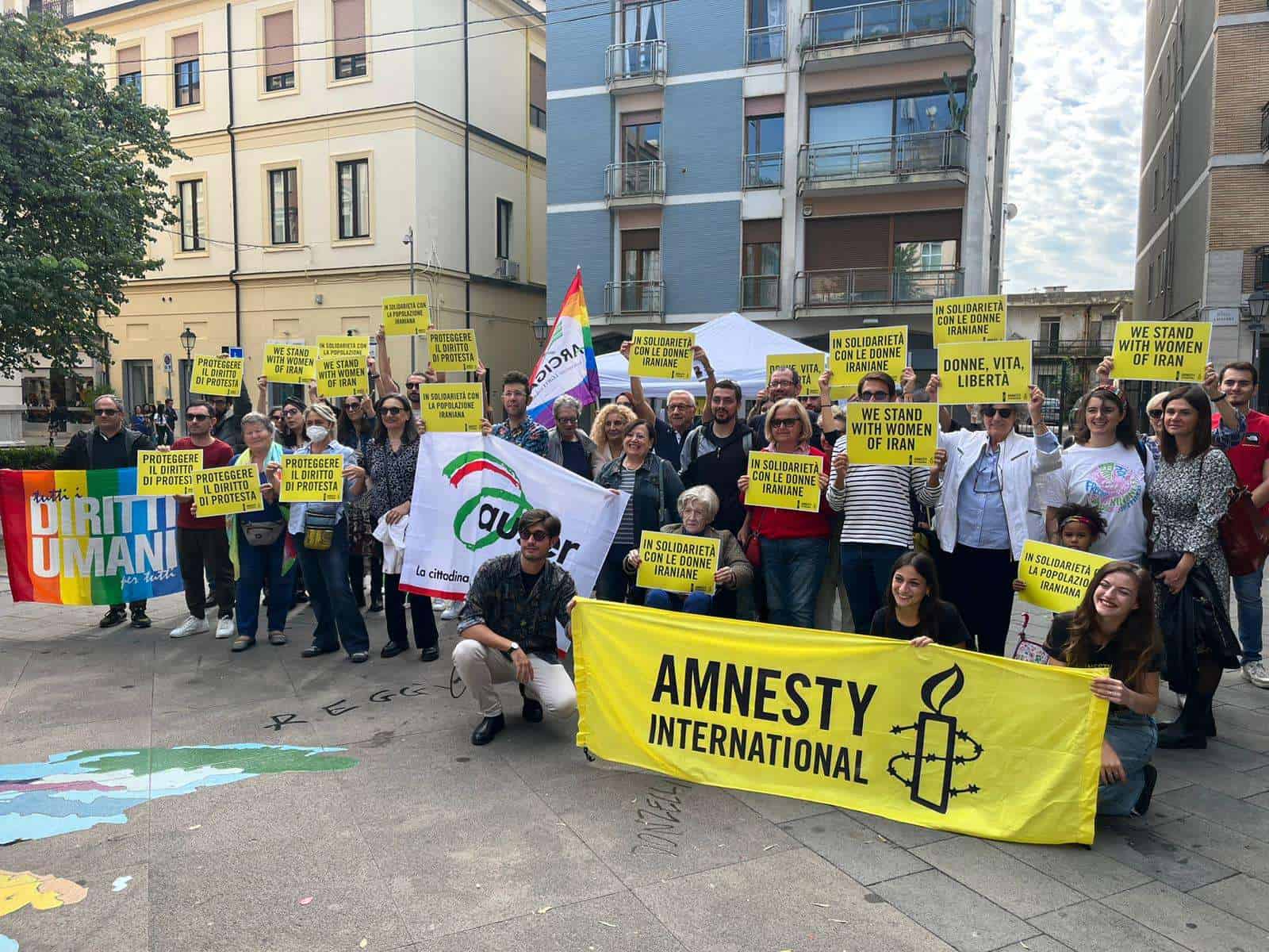 Diritti delle donne in Iran: Amnesty Caserta in piazza Ruggiero