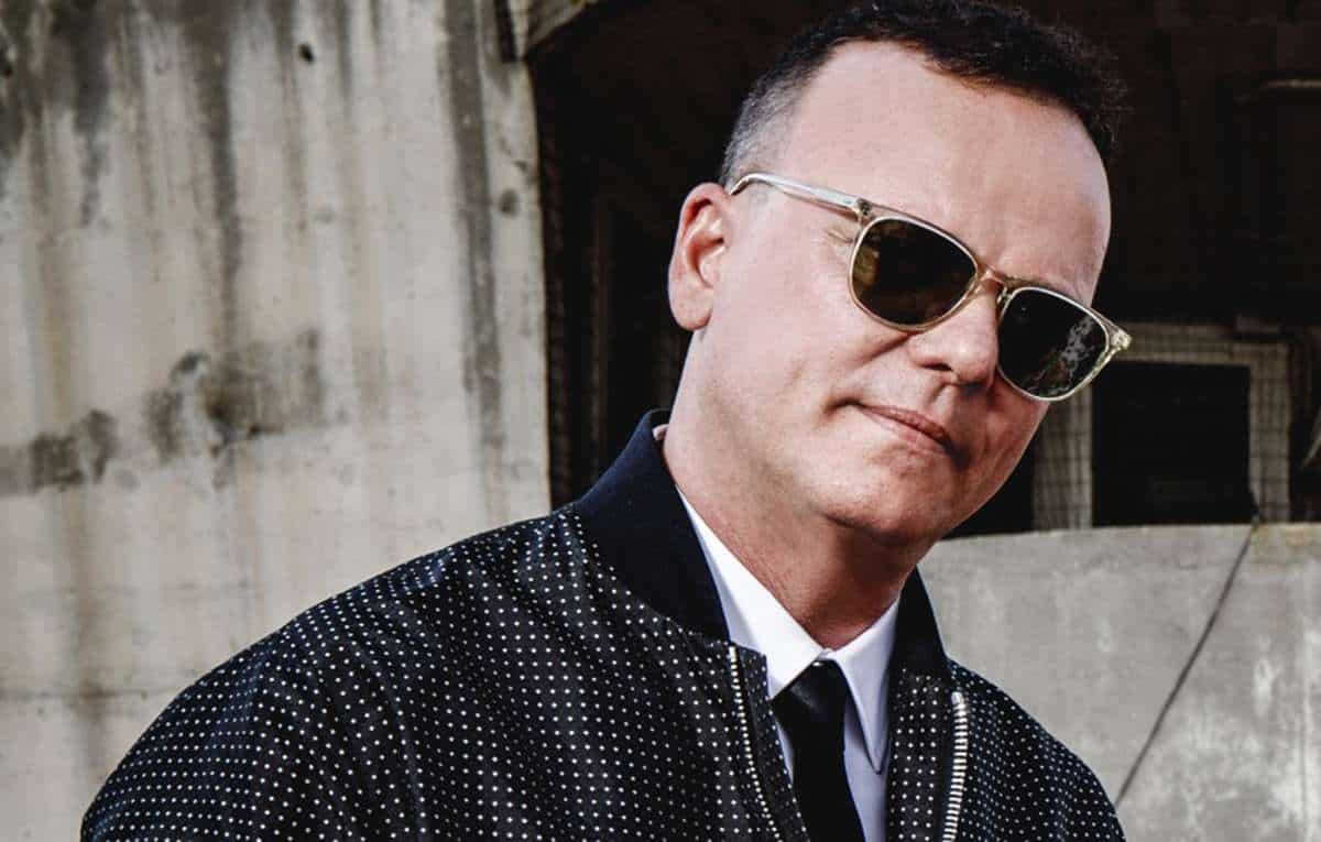 A Gigi D'Alessio il premio di ambasciatore della musica napoletana
