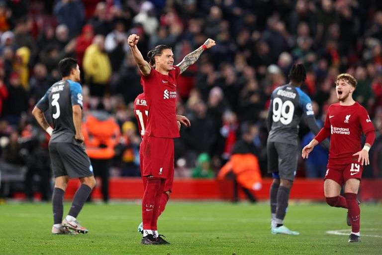 Il Napoli cade ad Anfield ma resta primo nel girone di Champions League
