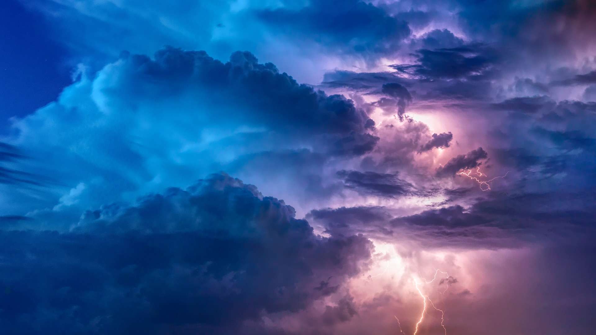 Bomba d'acqua in Campania: maltempo e disagi