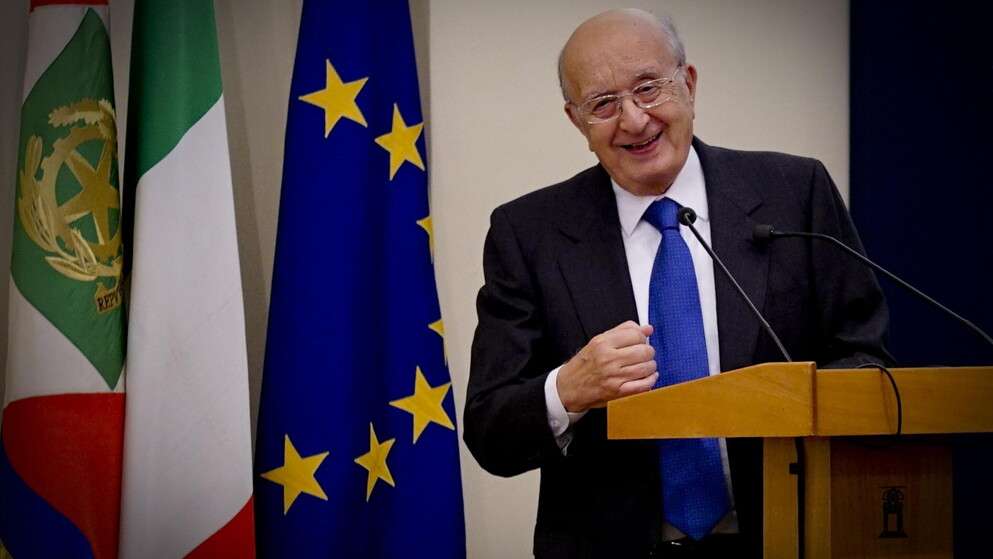 Nusco: il Comune intitola la strada del municipio a De Mita