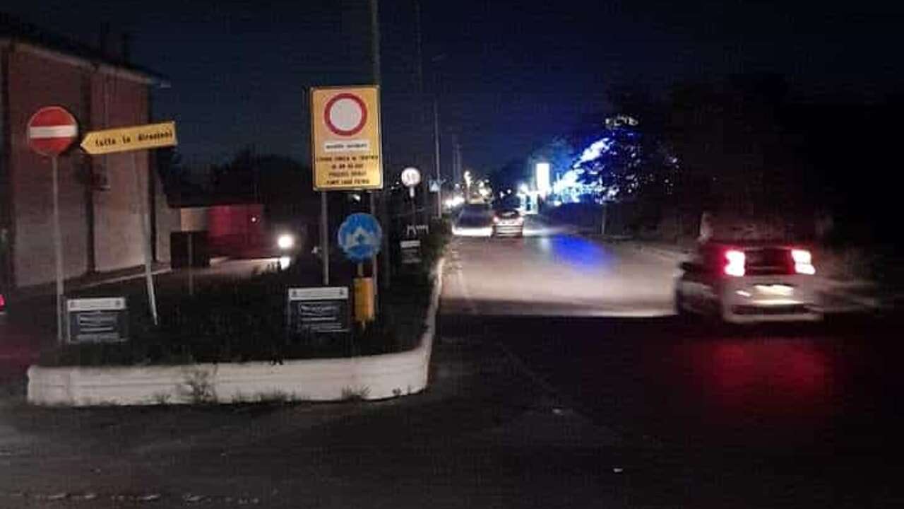 Ischitella, i cittadini denunciano: "Weekend invivibile a causa dei lidi"