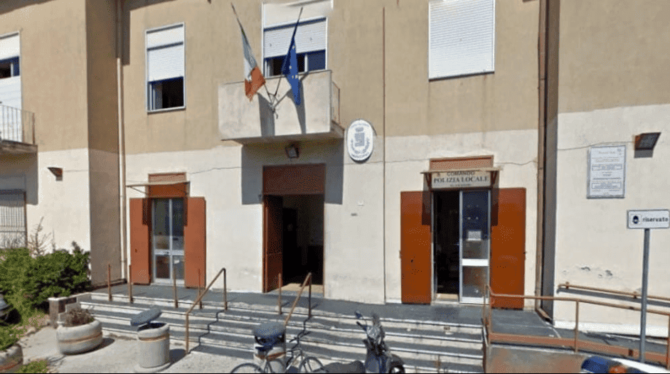 Villa di Briano: l'amministrazione scricchiola tra rimpasti, malumori e avvisi di garanzia