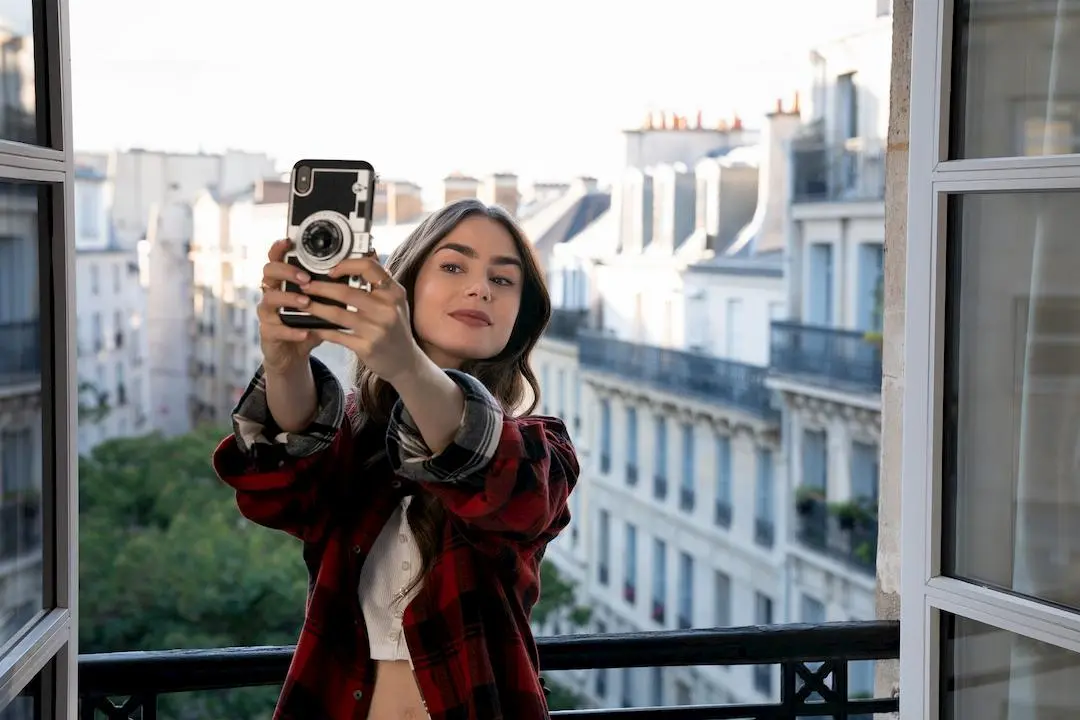 Inizia il countdown, Emily in Paris torna il 21 dicembre su Netflix