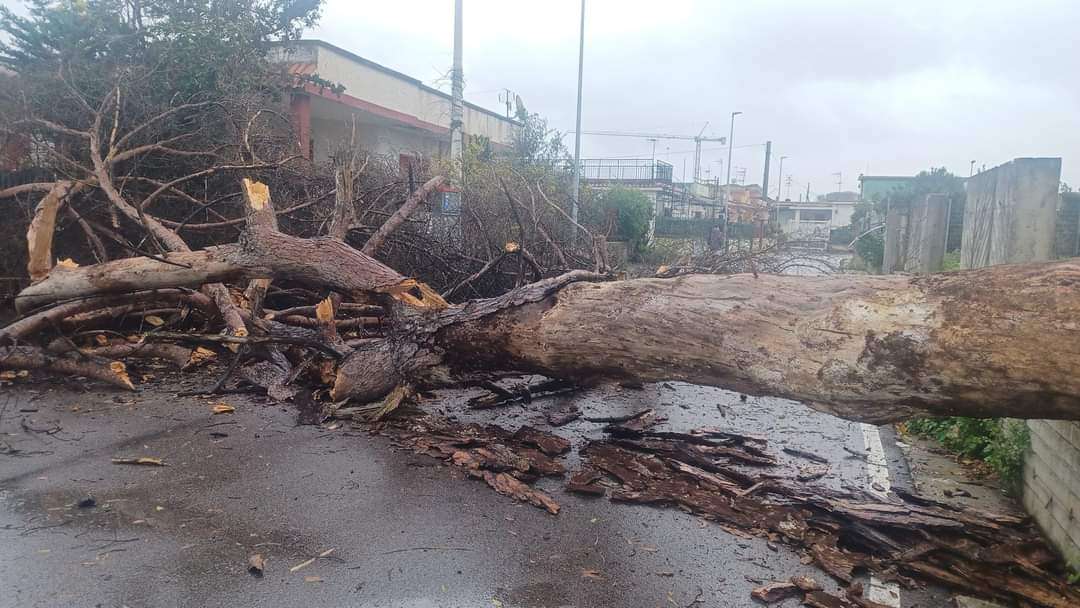 Castel Volturno: l'emergenza meteo mette in ginocchio la città