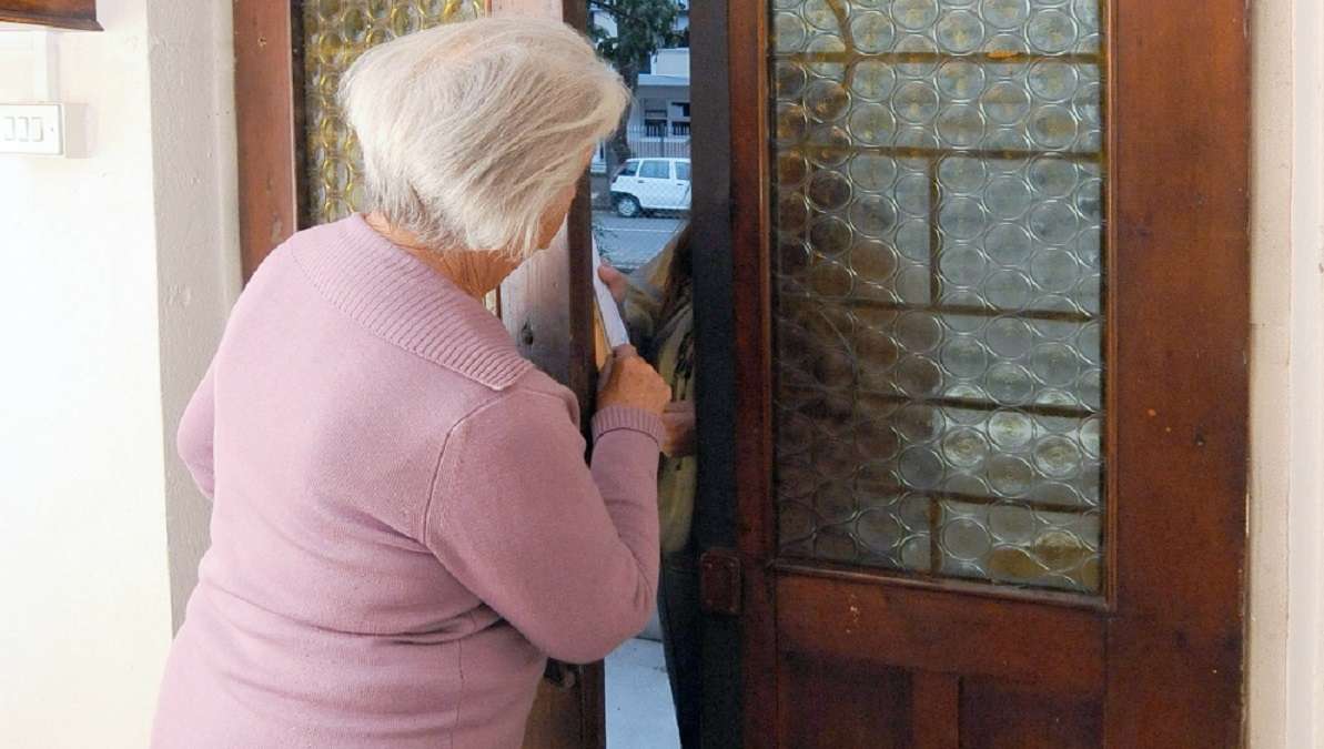 Trentola Ducenta e Parete nella morsa di "falsi agenti Enel"