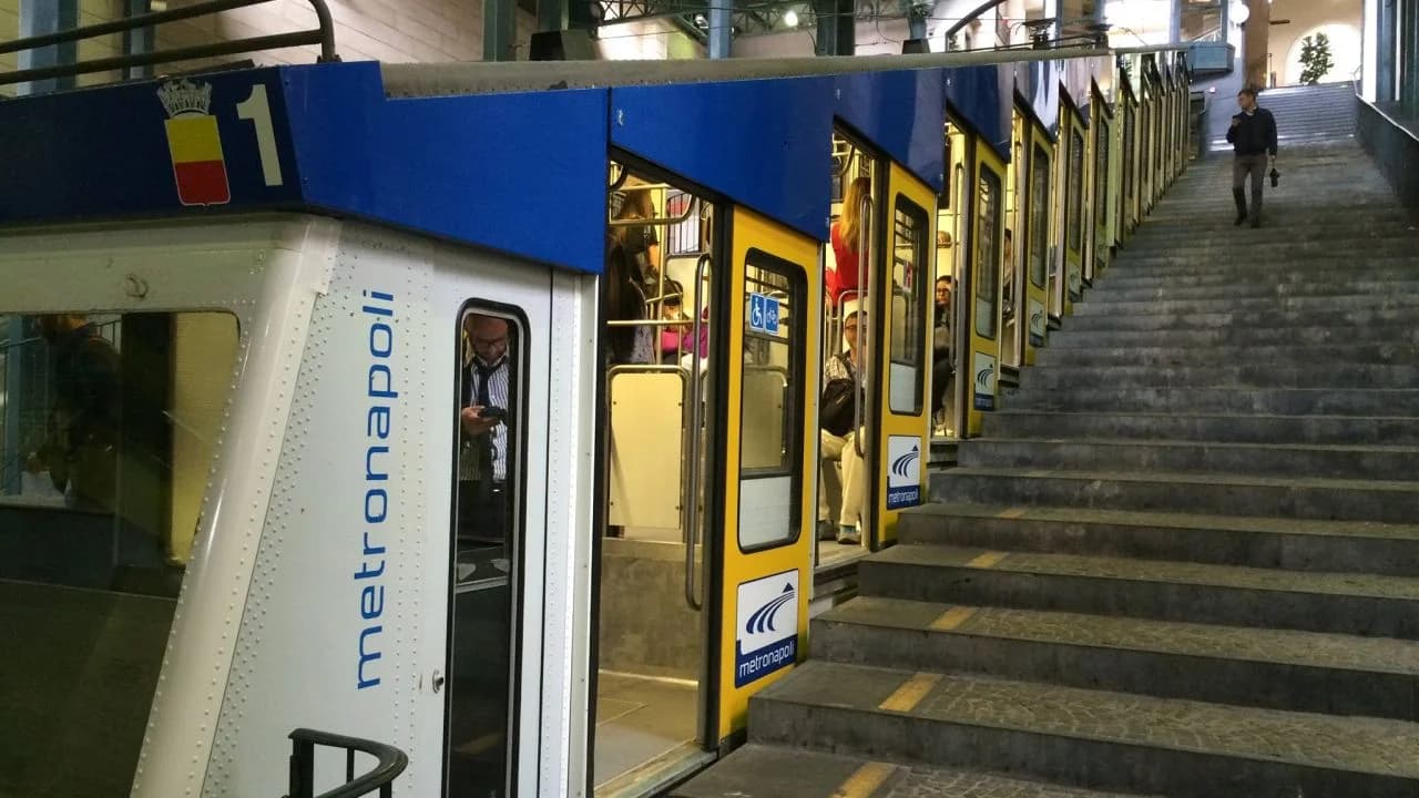 Napoli, funicolari ferme durante il weekend