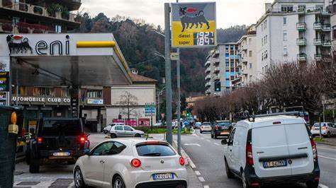Trasparenza sul carburante: il decreto legge firmato da Mattarella